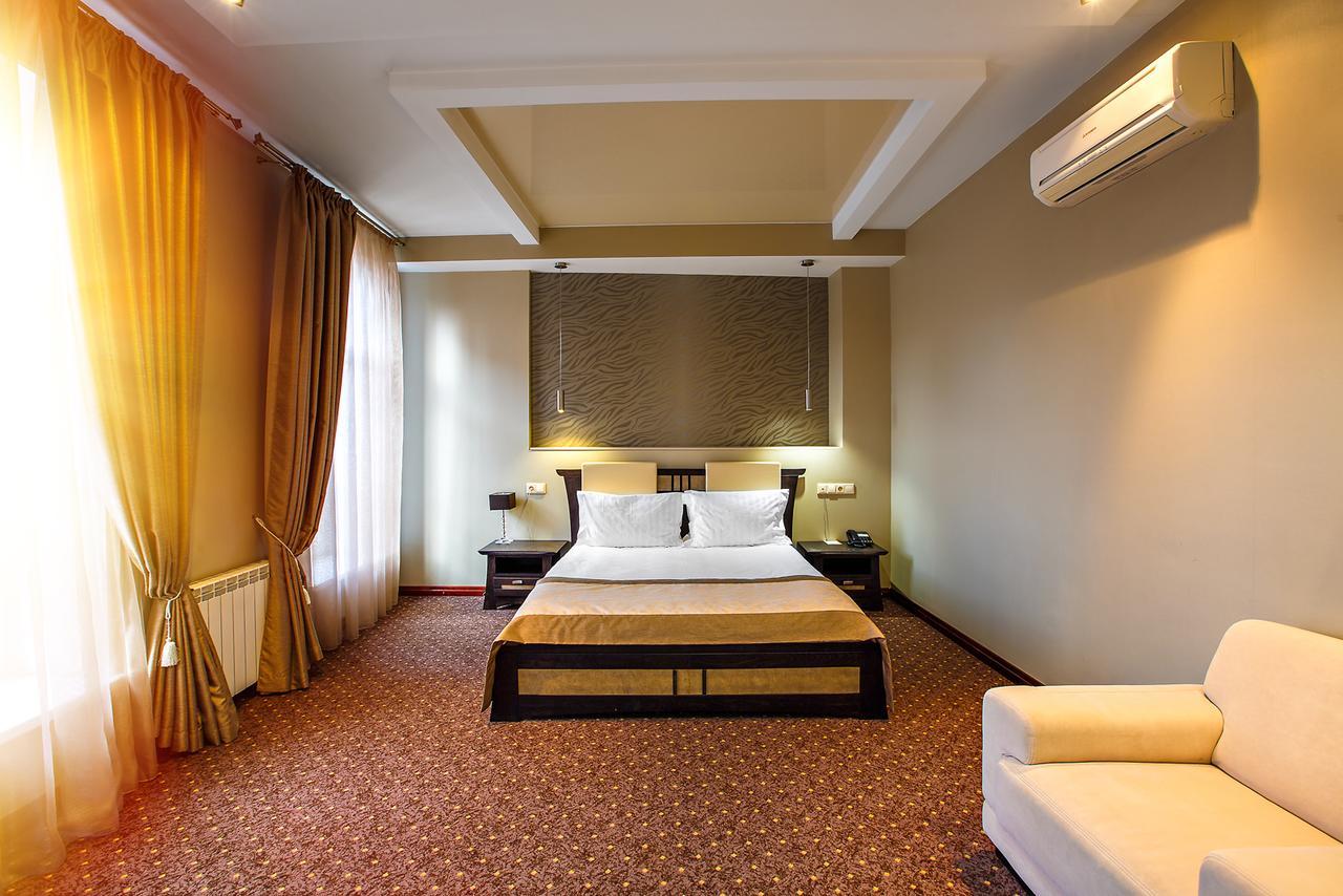 Metropol Hotel Mogilev Esterno foto